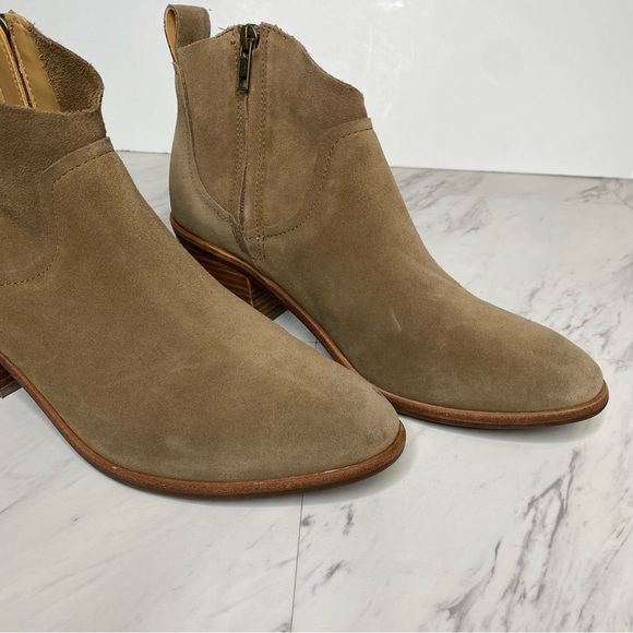 UGG Kingsburg Suede Stacked Heel Bootie 9 1/2 - Picture 10 of 15